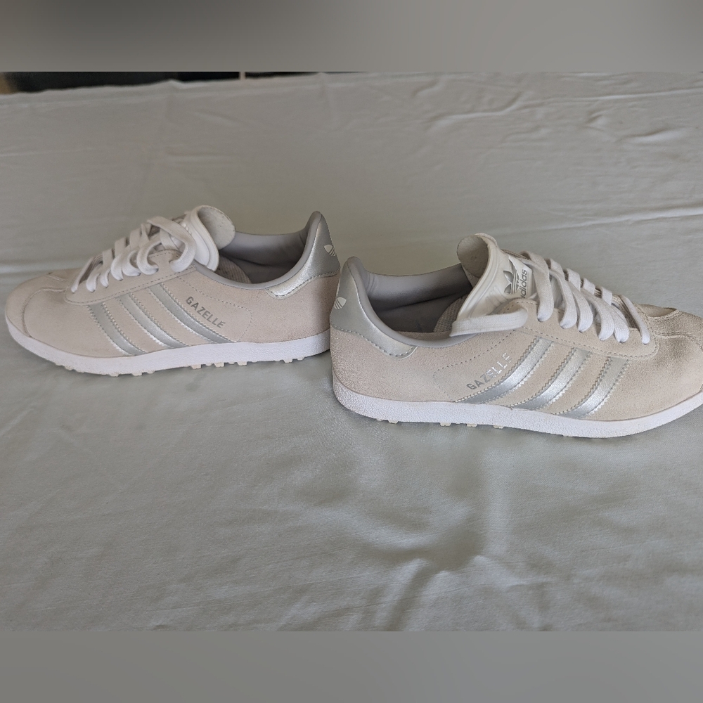 Adidas Gazelle Women's Spikeless Golf Shoes - Picture 7 of 16